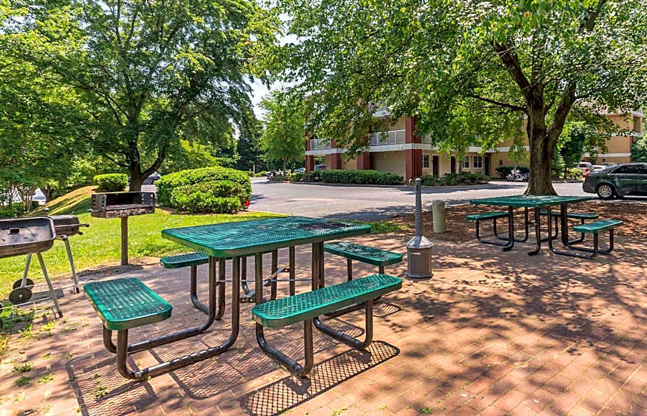 Extended Stay America Suites - Greensboro - Wendover Ave. - Big Tree Way