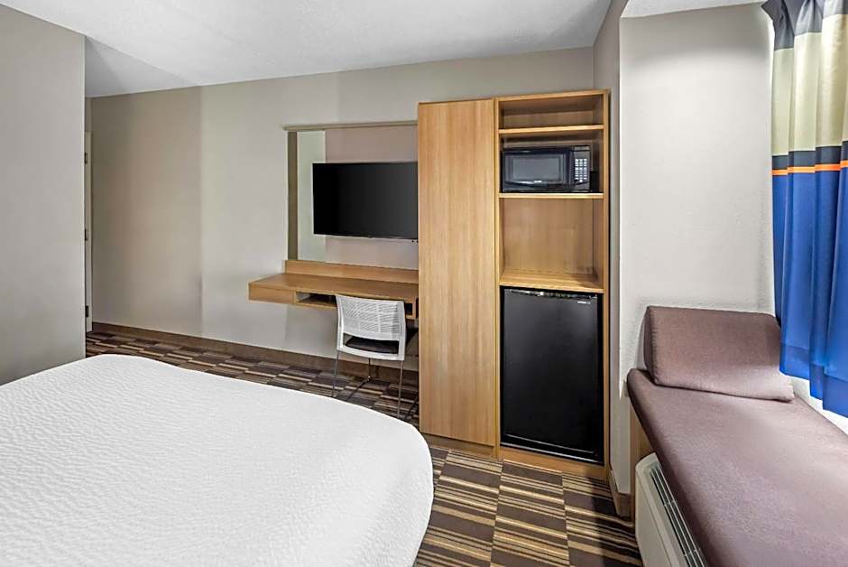 Microtel Inn & Suites by Wyndham Greensboro