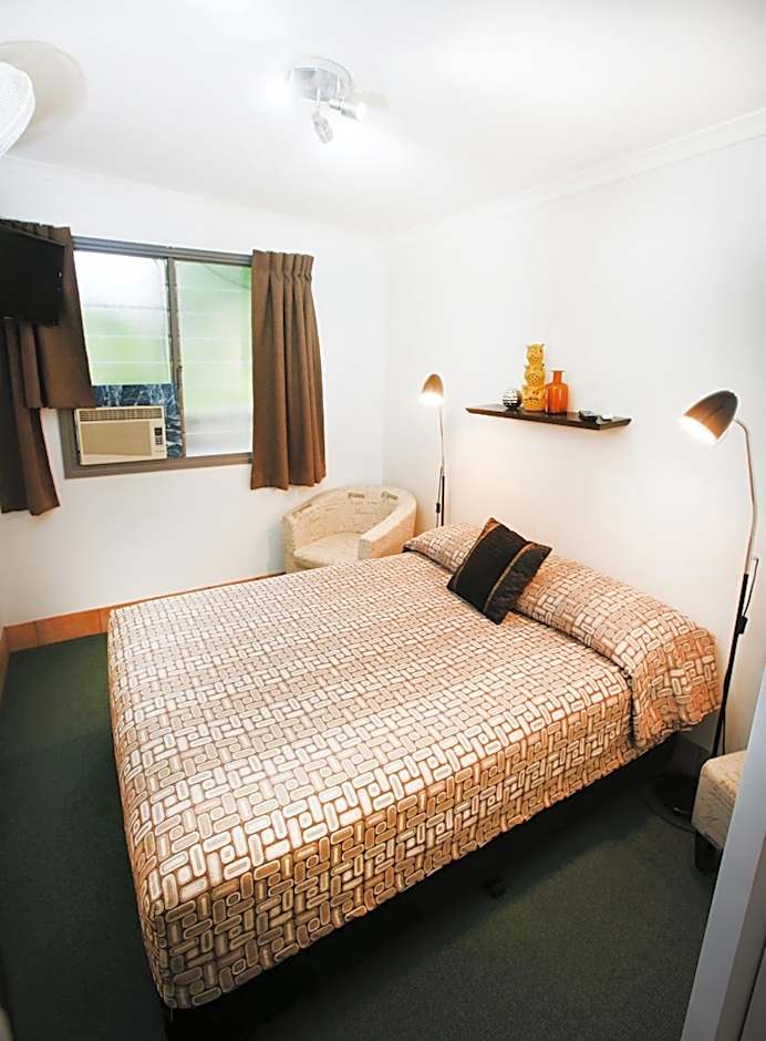 Central Motel Gin Gin