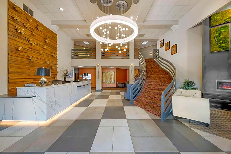 Best Western Plus Mill Creek Inn