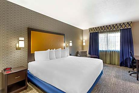 King Room with Bath Tub - Disability Access