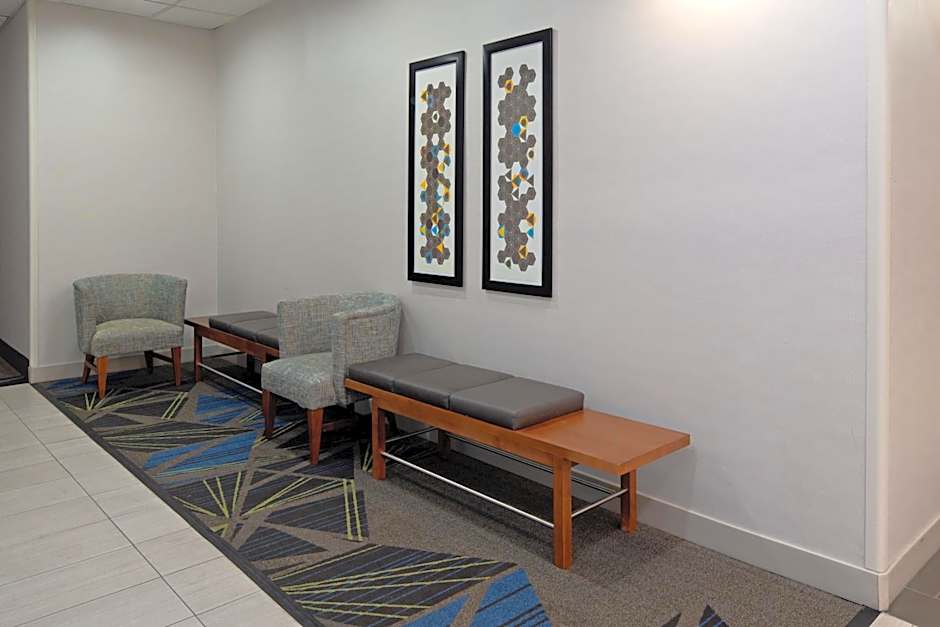 Holiday Inn Express Fresno South By IHG