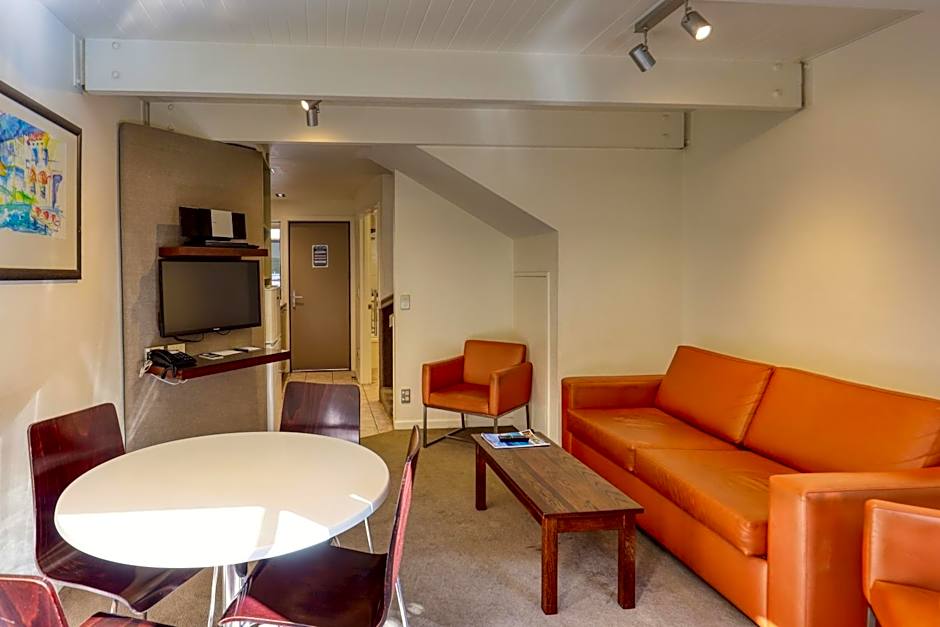 Garden Court Suites & Apartments