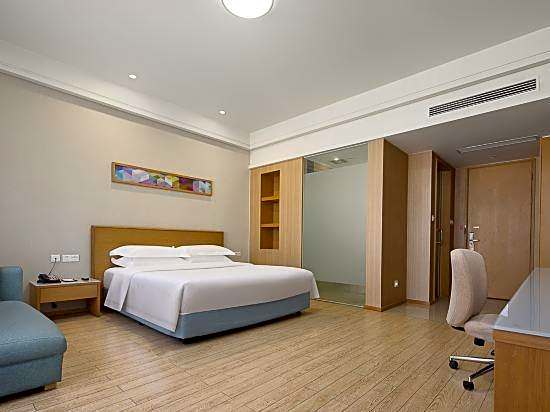 Haiyue Huantu Nanyuan Ejia Hotel (Dazhong Plaza Branch), Qianwan New Area, Ningbo
