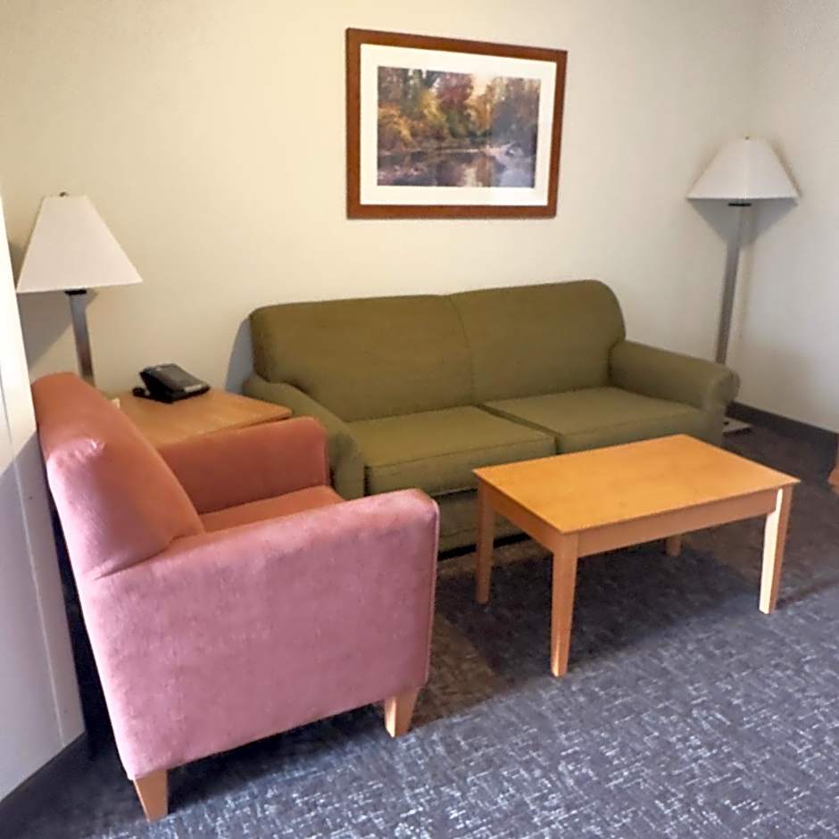 Duluth Inn & Suites Near Spirit Mountain