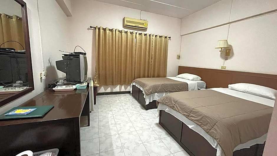 Thaen Thong Hotel