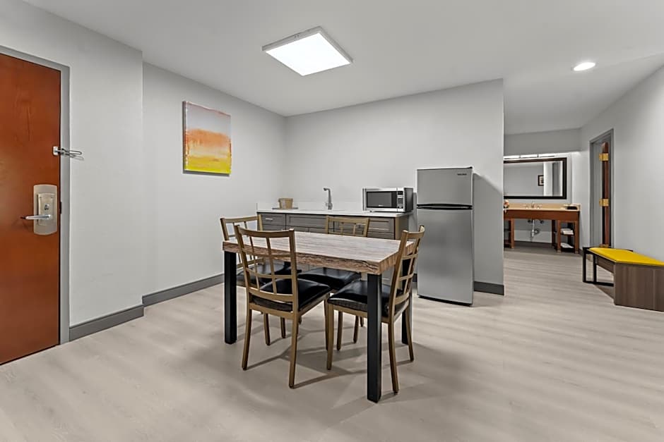 Comfort Inn & Suites Perry National Fairgrounds Area