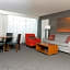 Sonesta Hotel Grand Rapids Airport