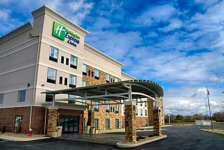 Holiday Inn Express & Suites Sidney By IHG