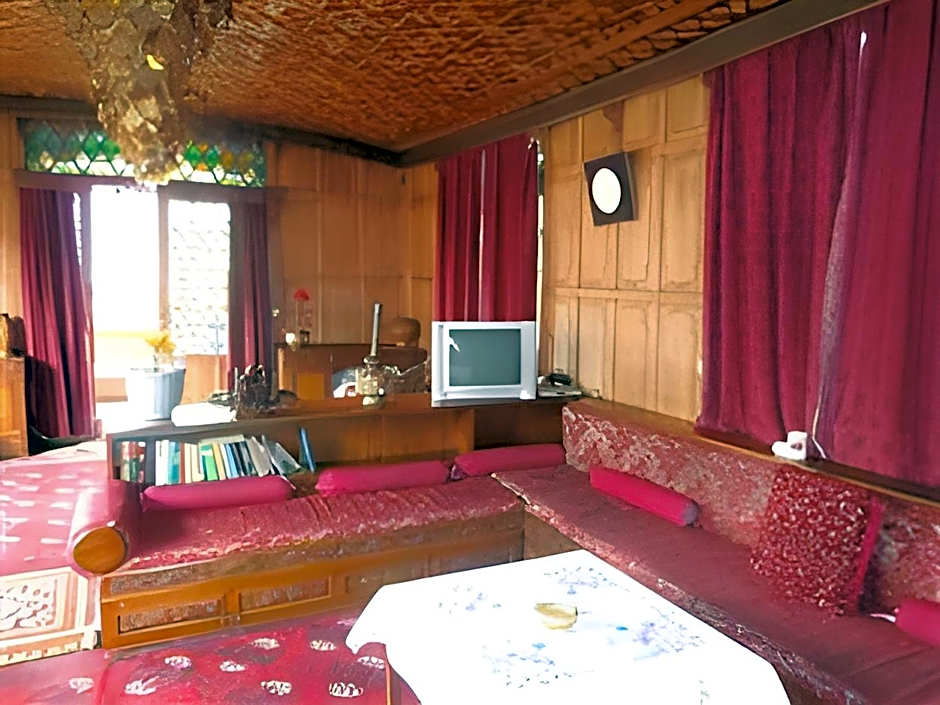 Alif Laila Group of Houseboat