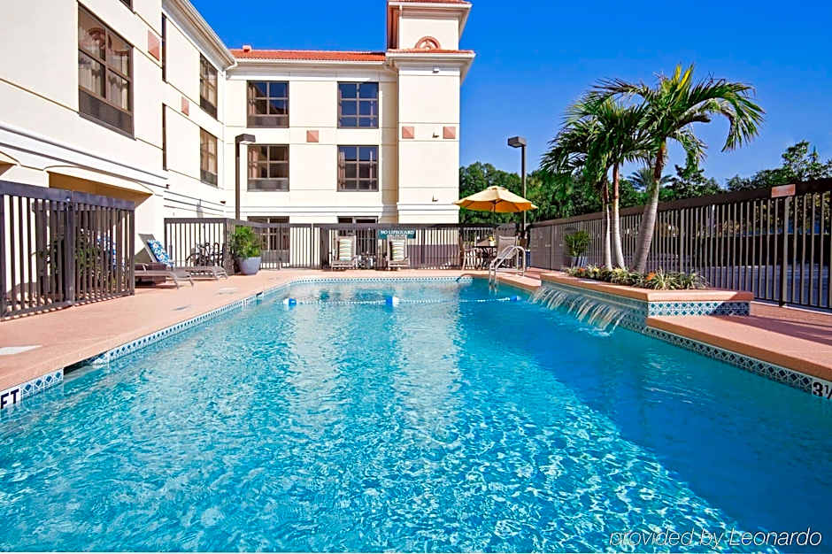 Holiday Inn Express Hotel & Suites Clearwater North/Dunedin By IHG