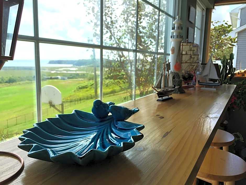 Admiral's Quay Motel & Suites