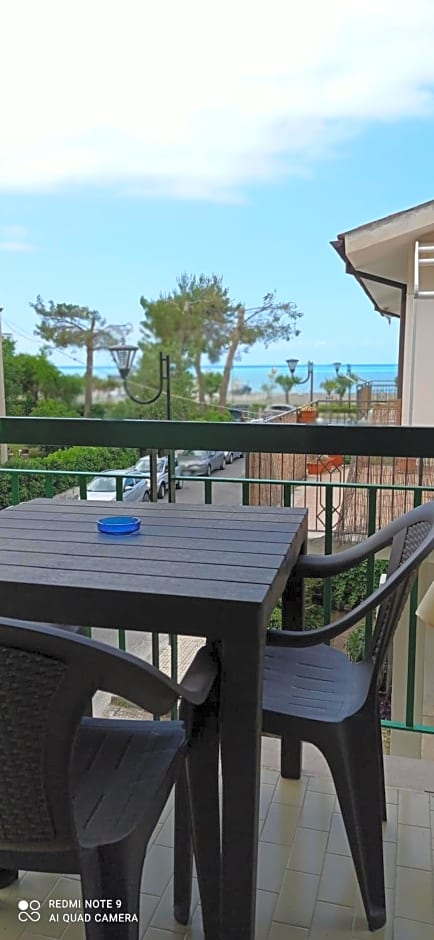 AD UN PASSO DAL MARE