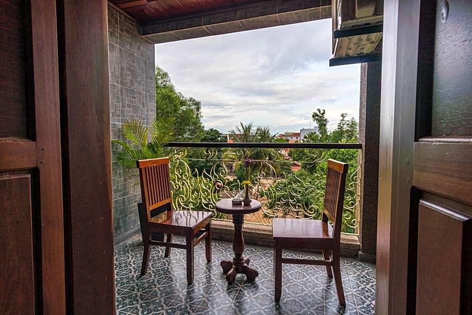 Hello Cambodia Boutique