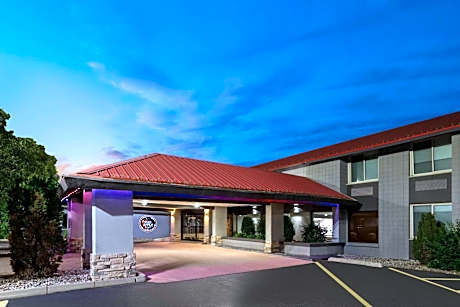AmericInn by Wyndham Appleton Downtown