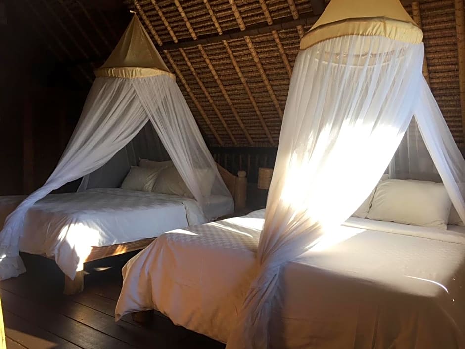 Flower Bud Bungalow Balangan