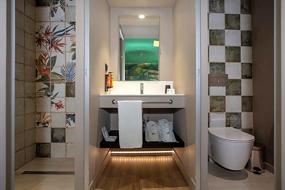 Kubic Athens Smart Hotel