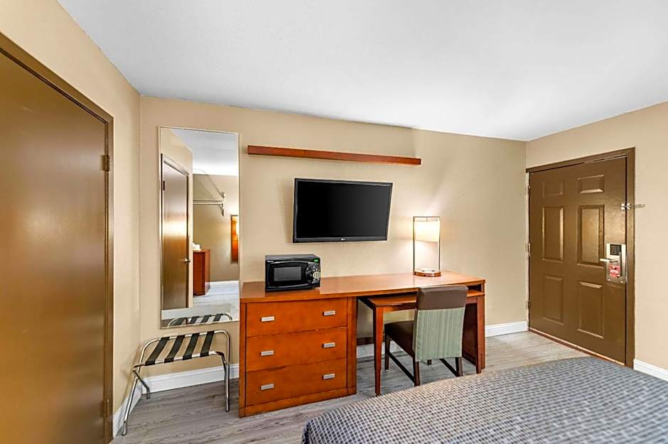 Econo Lodge Texarkana I-30