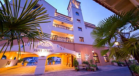 Poppy Springs Resort & Spa