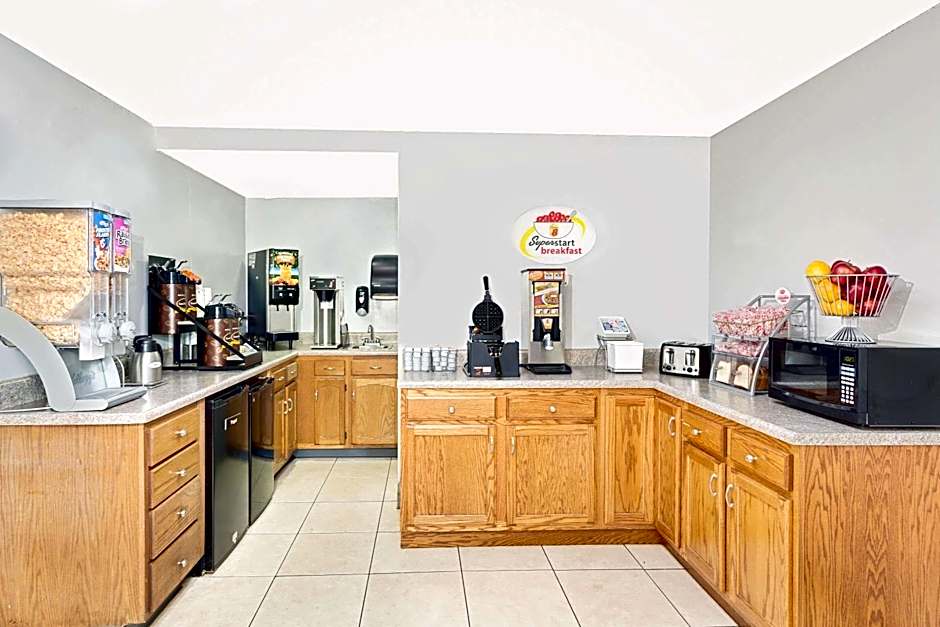 Super 8 by Wyndham Athens