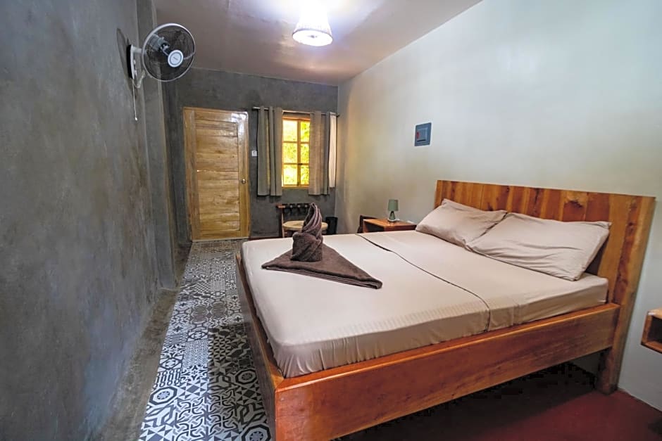 Nakabalo Guesthouse & Restaurant