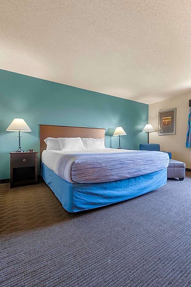 AmericInn by Wyndham Green Bay East