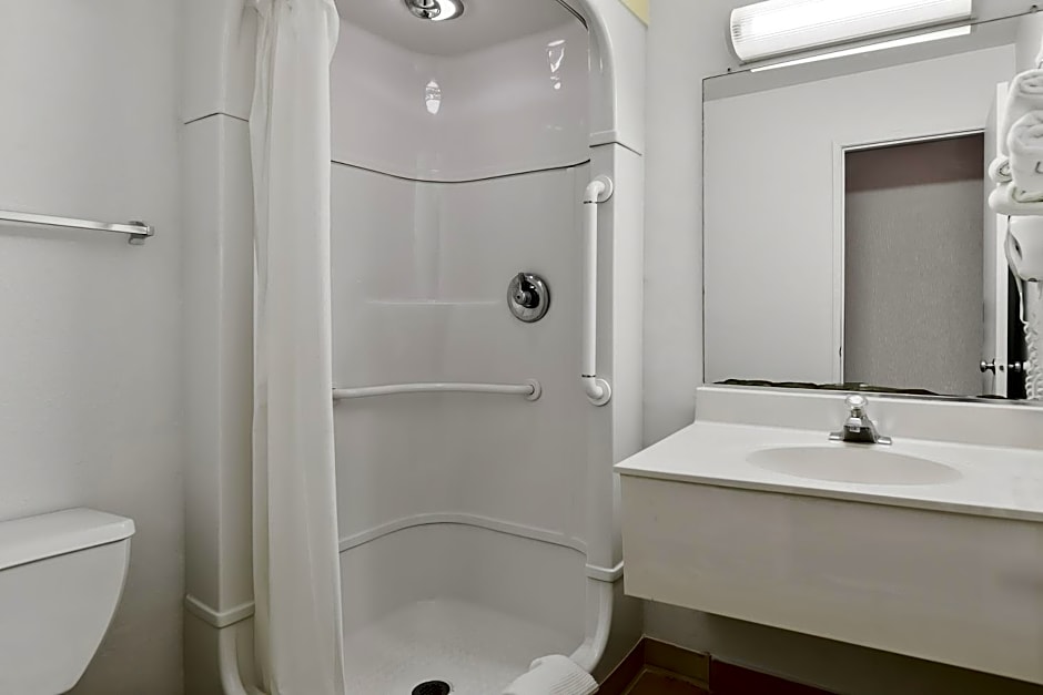 Americas Best Value Inn - Lincoln Airport