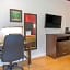 Econo Lodge Inn & Suites