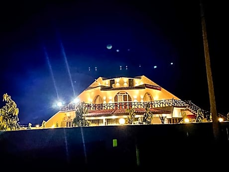 OYO 90375 Riyasat Cottage