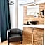 Ilustre - City-View Rooms with AC in Málaga's Old Town - Steps from Calle Larios and the Thyssen