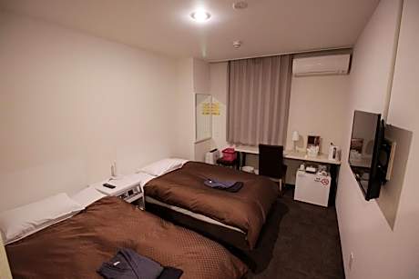 Twin Room - Non-Smoking