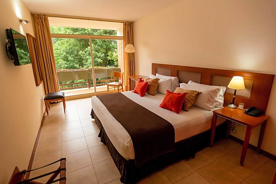 Hotel Raices Esturion