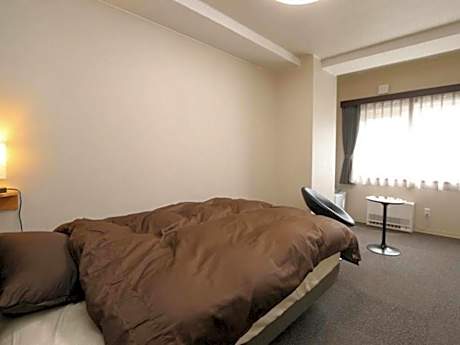 Single Room with Shared Bathroom