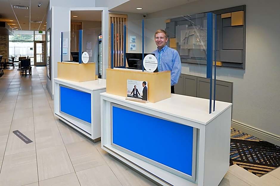 Holiday Inn Express And Suites Denver - Aurora Medical Campus By IHG