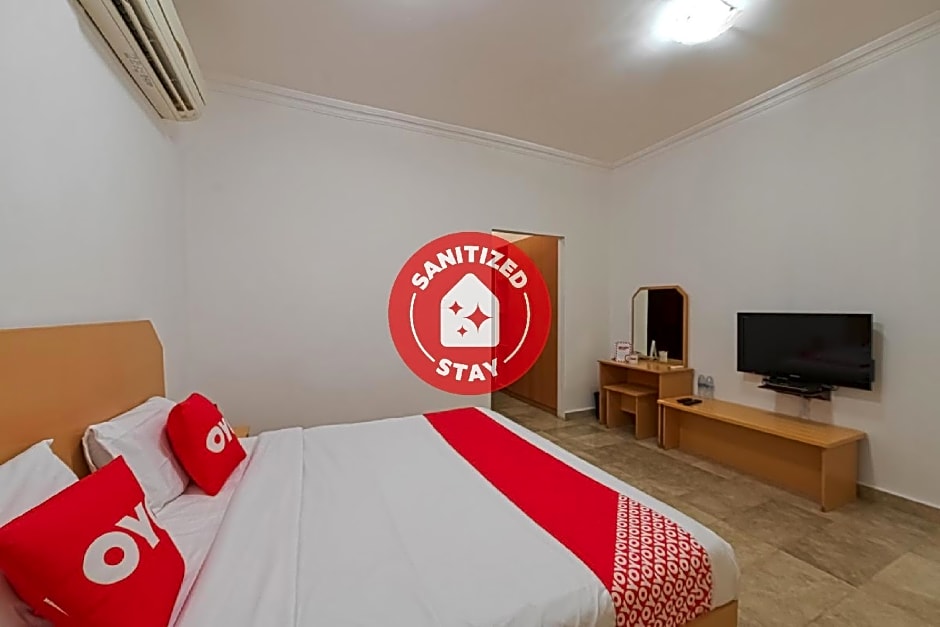 OYO 117 Majestic Hotel