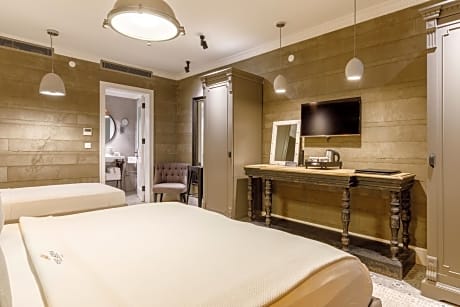 Triple Room with Garden View