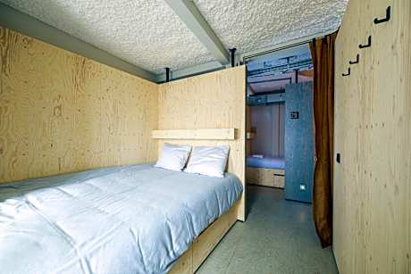 Mixed Dormitory Room