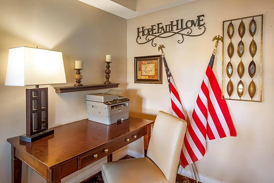 Quality Inn & Suites Cincinnati I-275