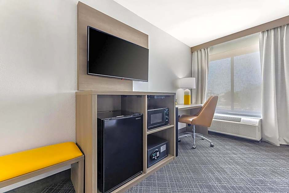 Comfort Inn Bourbonnais Near I-57