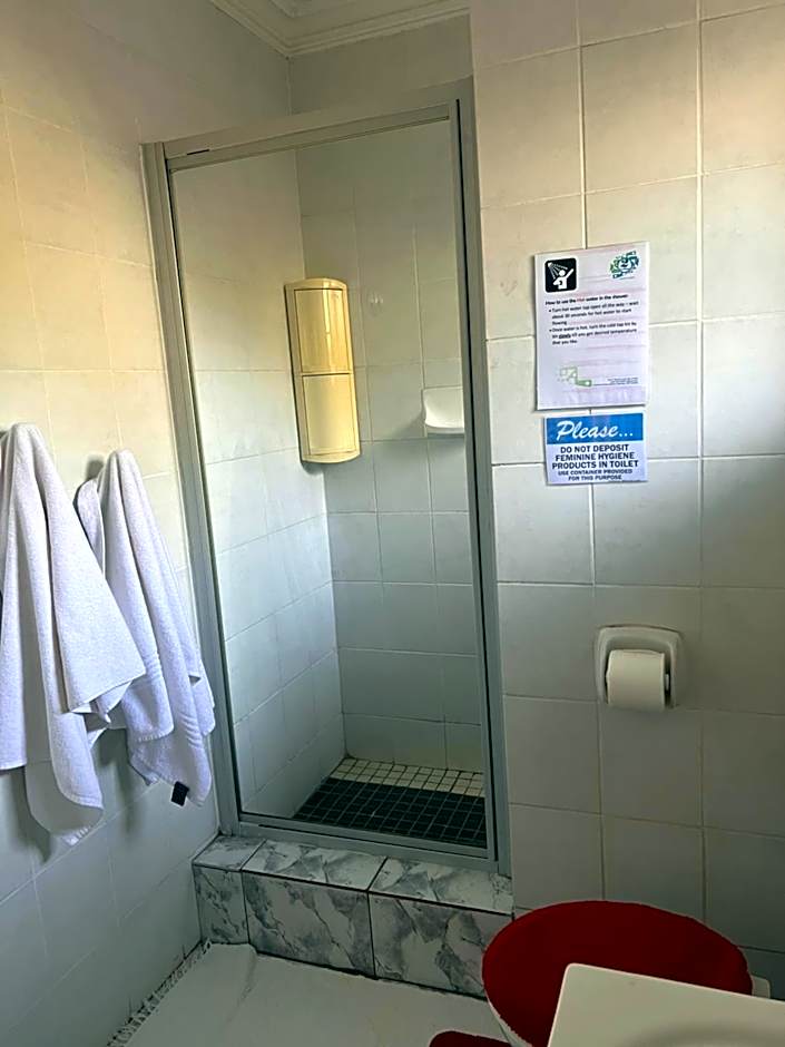 2 Op Terblanche Guesthouse