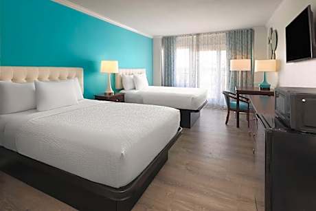 Room with Two Double Beds and Partial Ocean View - Non Smoking