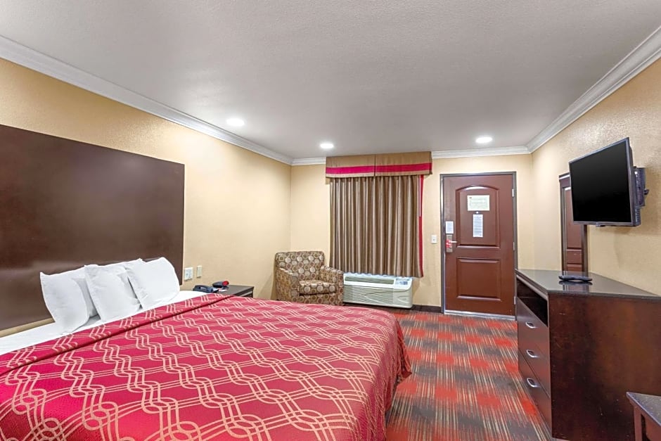 Econo Lodge Inn & Suites Escondido Downtown