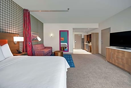 1King Accessible Roll In Shower Studio Nosmok