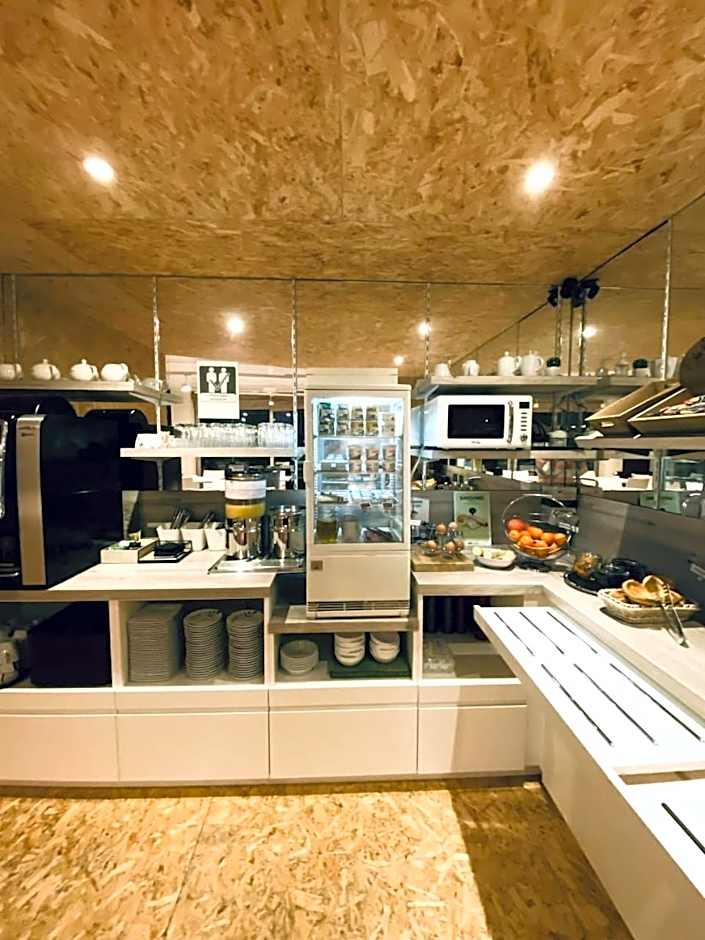 Brit Hotel Le Surcouf