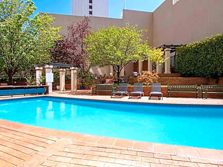 BreakFree Capital Tower Canberra