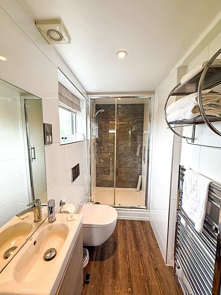 The Crescent Turner Hotel