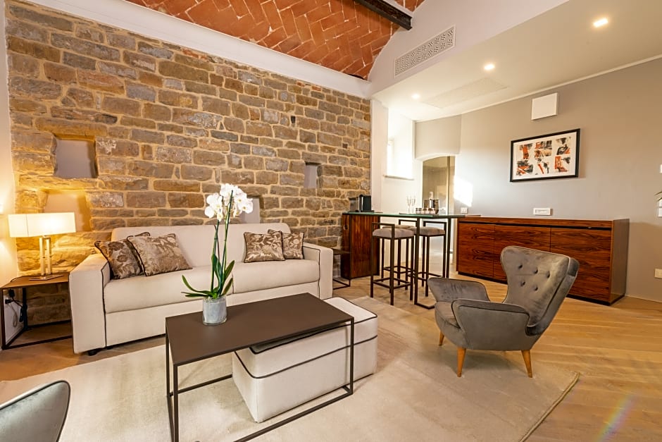Donati Luxury Tower Suites