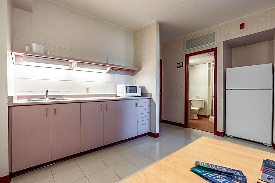Residence & Conference Centre - Welland