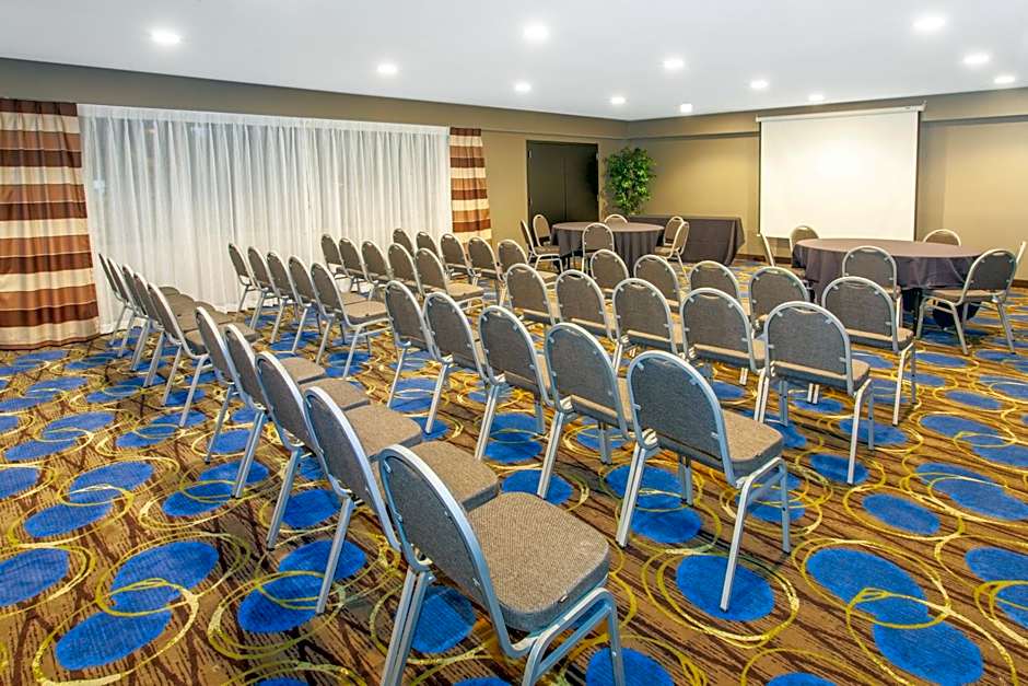 Wyndham Garden Fort Wayne