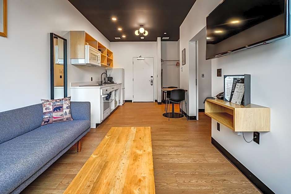 Raven Inn Whitehorse